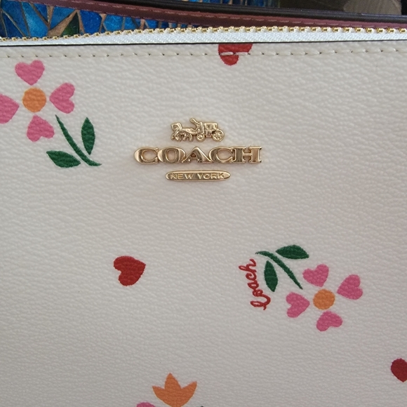 Coach Nolita 19 with heart Petal print in white - Picture 7 of 11